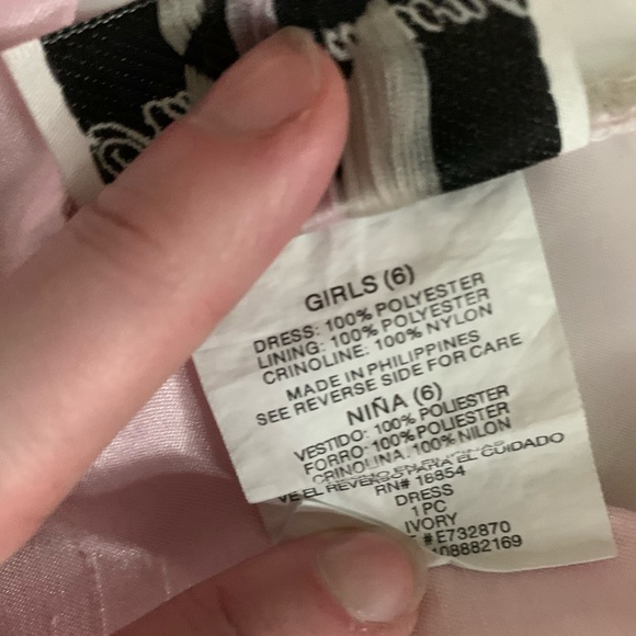 Girl’s Dress, Size 6 - Picture 3 of 3